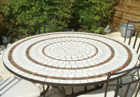 Table jardin mosaïque en fer forgé Table jardin mosaique ronde 150cm Blanc 3 cercles  Argile cuite