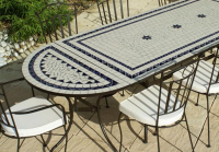 Table jardin mosaïque en fer forgé Table jardin mosaique rectangle 200cm Céramique Blanche 2 lignes et ses 3 étoiles en Céramique Bleue