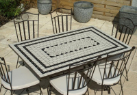 Table jardin mosaïque en fer forgé Table jardin mosaique ovale 260cm (table rectangle plus consoles) Céramique Blanche avec 3 lignes en Ardoise