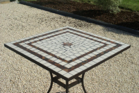 Table jardin mosaïque en fer forgé Table jardin mosaique carrée 90 cm x 90 cm Céramique blanches 2 lignes et son étoile en Argile cuite