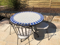 Table jardin mosaïque en fer forgé Table jardin mosaique ronde 110cm Céramique blanche losange Céramique Bleue