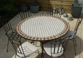 Table jardin mosaïque en fer forgé Table jardin mosaique ronde 130cm Céramique blanche et ses losanges en Argile cuite