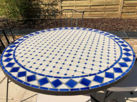 Table jardin mosaïque en fer forgé Table jardin mosaique ronde 110cm Céramique blanche losange Céramique Bleue