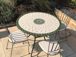 Table jardin mosaïque en fer forgé Table jardin mosaique ronde 110cm Céramique blanche Soleil Vert