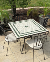 Table jardin mosaïque en fer forgé Table jardin mosaique carrée 100cm x 100 cm Céramique blanches 2 lignes et son étoile en Céramique Verte