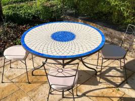 Table jardin mosaïque en fer forgé Table jardin mosaique ronde 130cm Céramique Blanche soleil Céramique Bleue