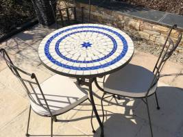 Table jardin mosaïque en fer forgé Table jardin mosaique ronde 80cm Céramique blanche 2 Lignes 1 étoile céramique bleue