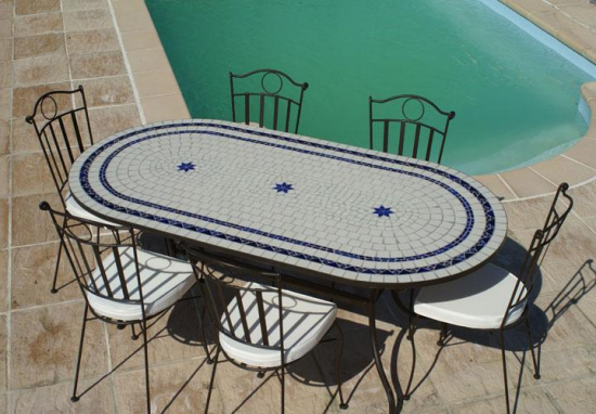 Table jardin mosaïque en fer forgé Table jardin mosaique ovale 200cm Céramique blanche 2 cercles et ses 3 étoiles en Céramique Bleue