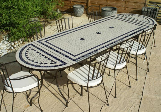 Table jardin mosaïque en fer forgé Table jardin mosaique rectangle 140cm en céramique Blanche 2 lignes et ses 3 étoiles en  céramique Bleue