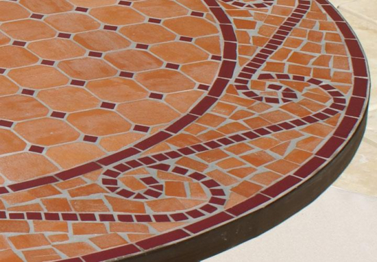 Table jardin mosaïque en fer forgé Table jardin mosaique ovale 300cm (table rectangle plus consoles) Terre Cuite et ses Arabesques en Céramique Rouge