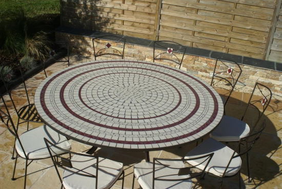 Table jardin mosaïque en fer forgé Table jardin mosaique ronde 150cm Blanc 3 cercles  Céramique Rouge