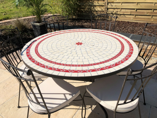 Table jardin mosaïque en fer forgé Table jardin mosaique ronde 110cm Céramique blanche 2 lignes 1 étoile Céramique Rouge