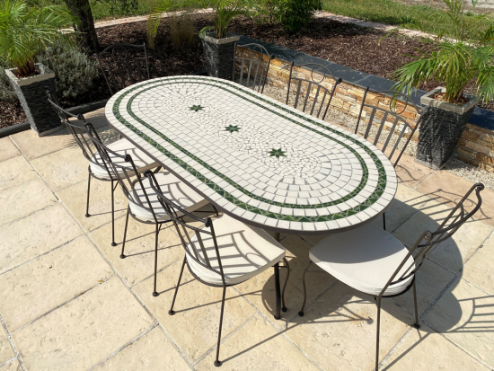 Table jardin mosaïque en fer forgé Table jardin mosaique ovale 200cm Céramique blanche 2 cercles et ses 3 étoiles en Céramique Verte